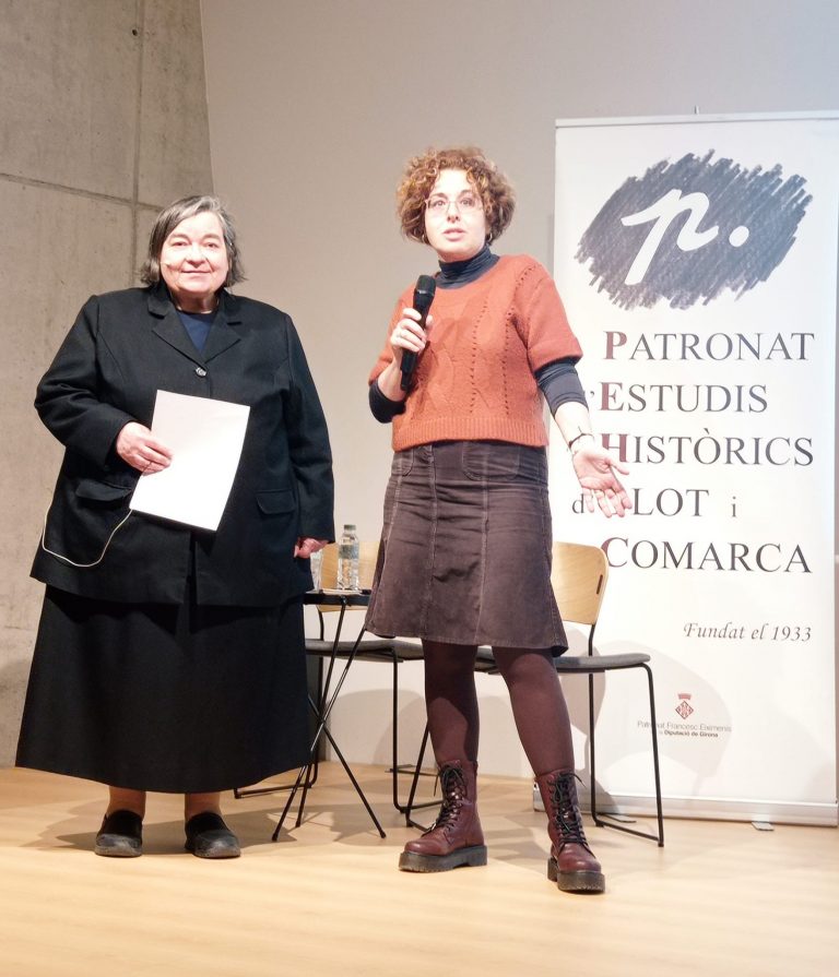 Imatges de la xerrada “El català i el futur de la diversitat lingüística”